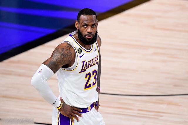 NBA总决赛G1-马刺负尼克斯 文班26+12布伦森30分